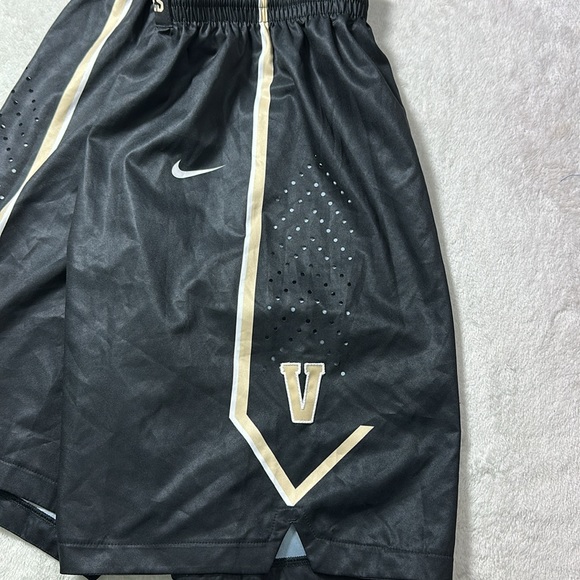 Nike Vanderbilt University Men’s Athletic Shorts Black and Gold Size Medium - Picture 4 of 8